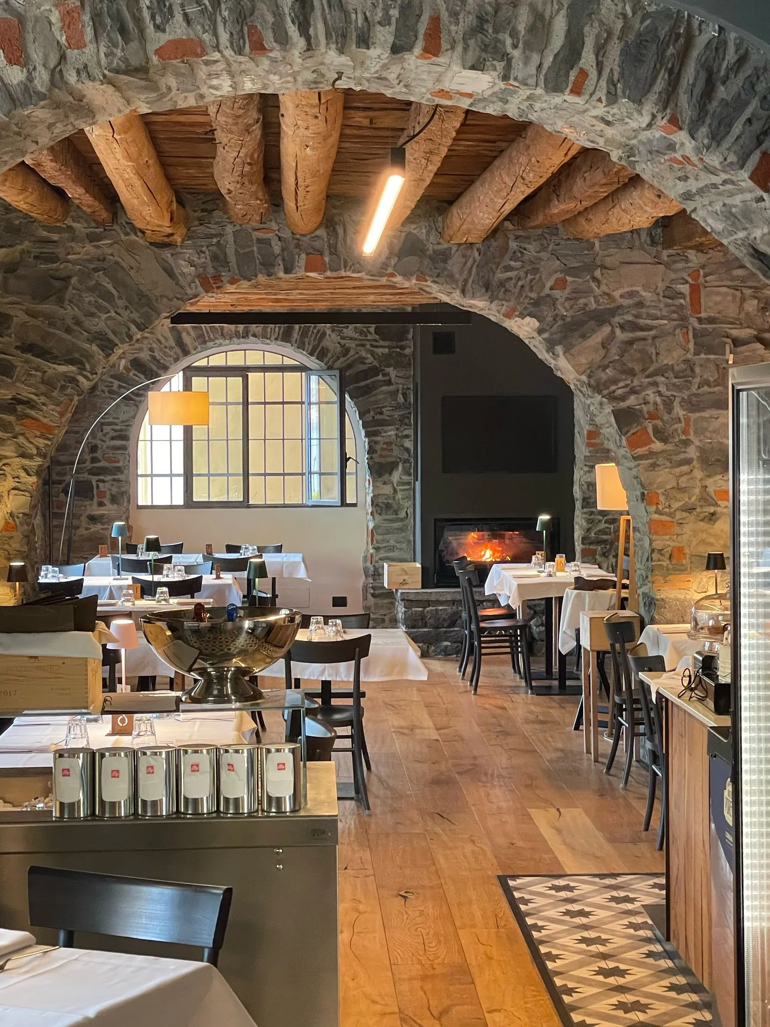 ristorante con caminetto a como osteria 20